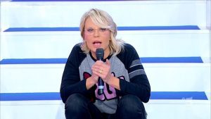 Elena Scielzo, rissa nello studio di Uomini e Donne: “Capelli strappati”