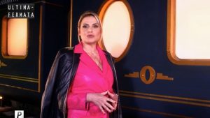 Simona Ventura parla degli ascolti di Ultima Fermata: “Ci vuole pazienza”