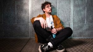 Willie Peyote, esce il nuovo album: tracce e feat di Pornostalgia