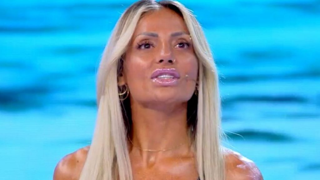 Laura Maddaloni all'Isola dei Famosi