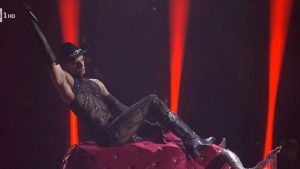 Achille Lauro all’Eurovision, interviene Striscia: “Ecco chi ha copiato”