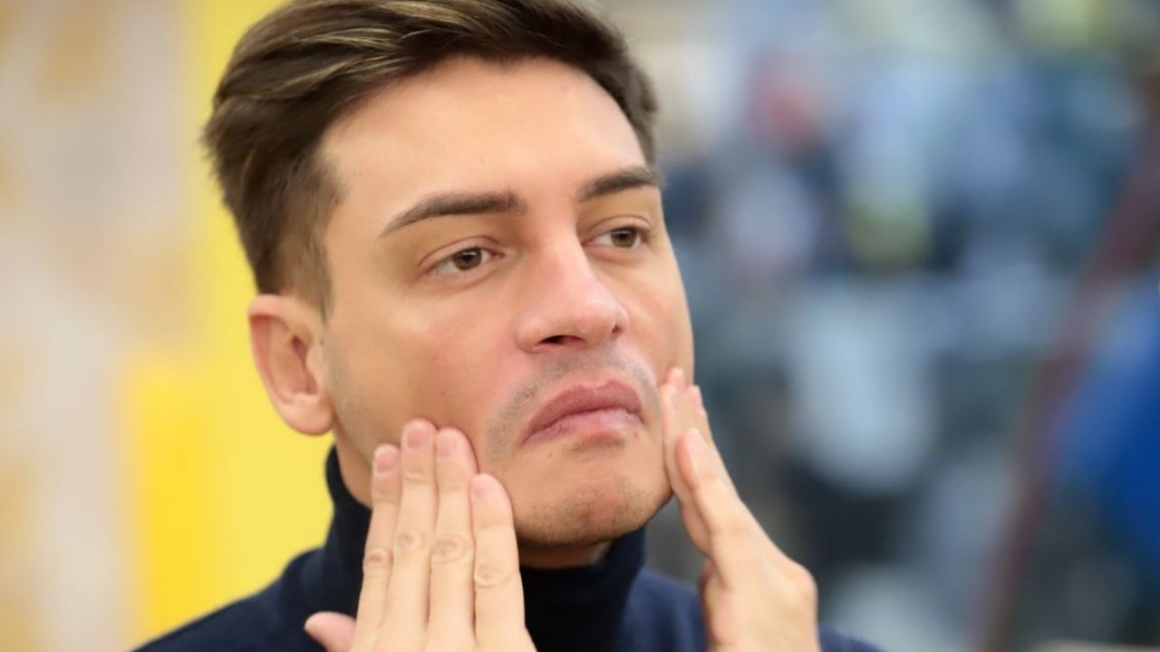 Basciano, il padre e il manager rispondono a Sophie Codegoni 41 Alessandro Basciano prima e dopo