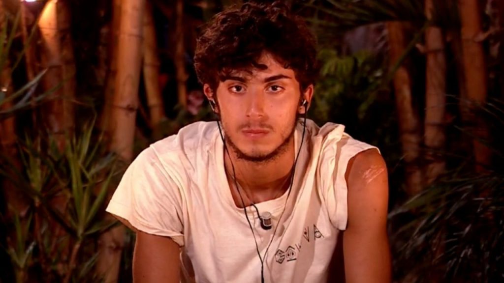 Perché Alessandro si è ritirato dall'Isola dei Famosi 43 alessandro lascia isola dei famosi 1