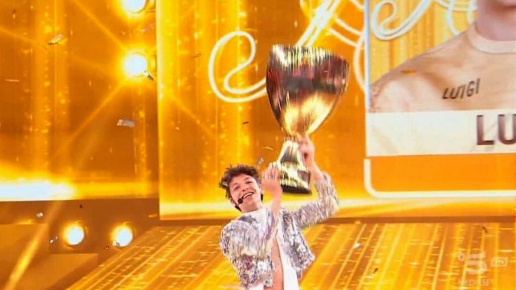 Ascolti tv: la finale di Amici fa il pieno ma non come l'Eurovision 43 Ascolti tv Amici di Maria De Filippi