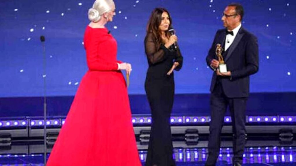 Ascolti tv: la regalità dei David ha la meglio su La Pupa e il Secchione show 42 David di Donatello 2022