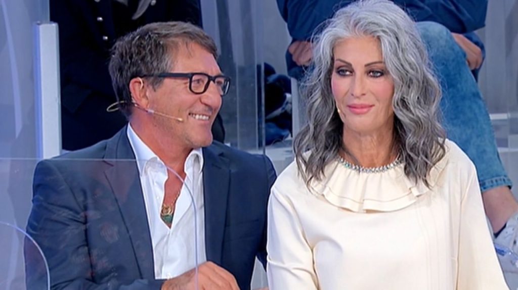 Uomini e Donne, Tina finisce nel mirino di Fabio N: "Hai il piede di porco!" 44 Fabio Mantovani e Isabella Ricci