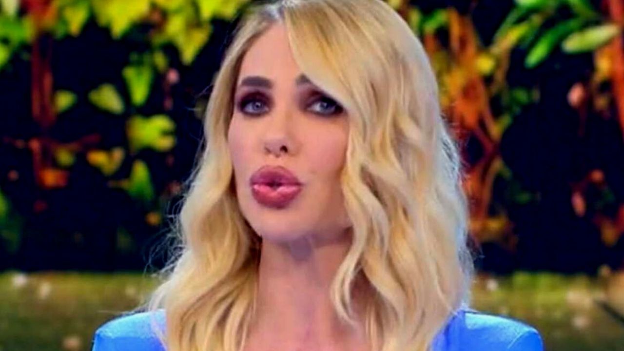 Isola dei Famosi: perché stasera i naufraghi possono ritirarsi 41 Ilary Blasi isola dei famosi