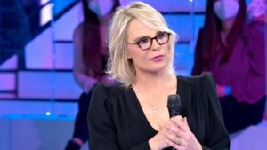 Amici, l’indiscrezione: addio alla Pettinelli, il sostituto un ex allievo