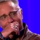 Paolo Bonolis ride della lite tra Sgarbi e Mughini al Maurizio Costanzo Show