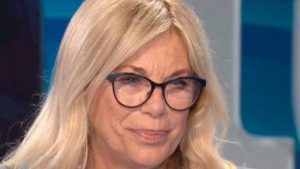 Rita Dalla Chiesa sbotta sui social: “Ha messo le mani nella mia borsa”