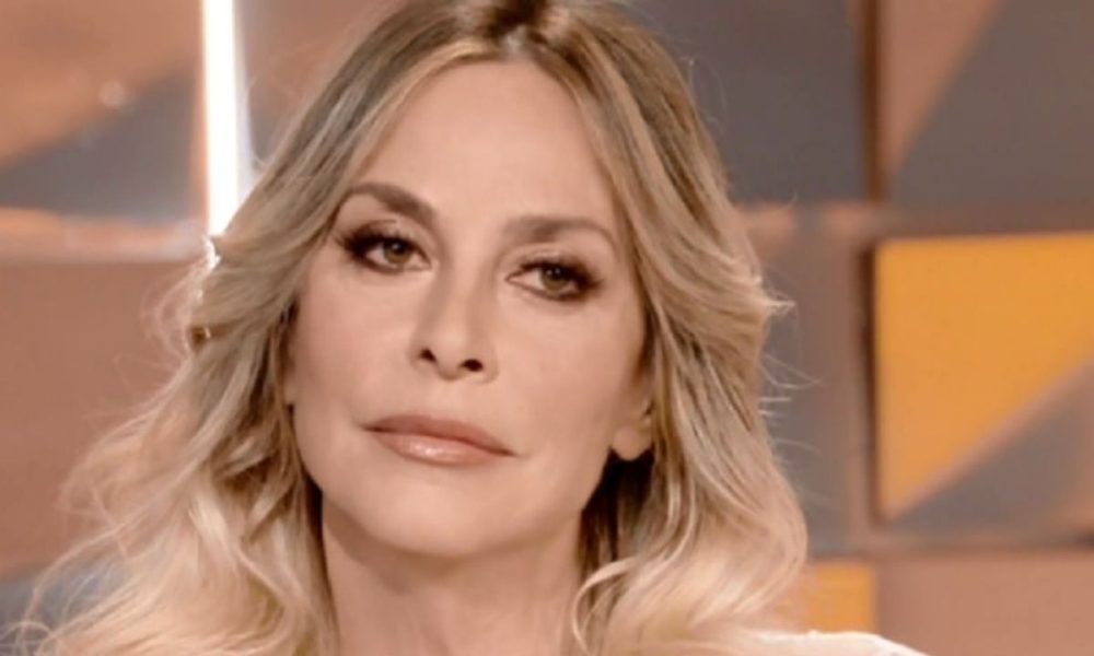 Stefania Orlando racconta la vita dopo Simone: “Non mi serve un uomo”