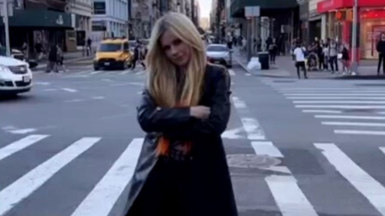 Avril Lavigne Let Go video Tik Tok