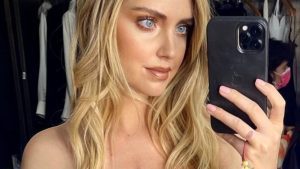 Chiara Ferragni, polemica sul video con Leone: “Un sorriso, poi hai finito”