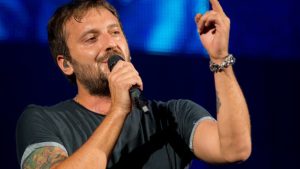 Cesare Cremonini, l’indiscrezione pungente: è di nuovo single