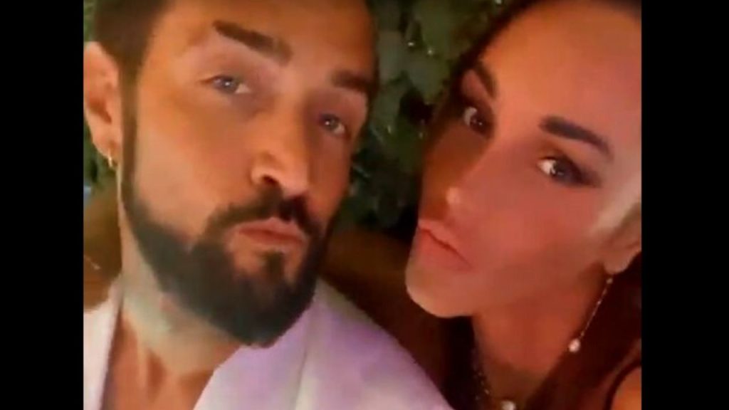 Delia Duran e Alex Belli ci danno un taglio: meno rapporti sessuali, il motivo 43 Delia Duran e Alex Belli