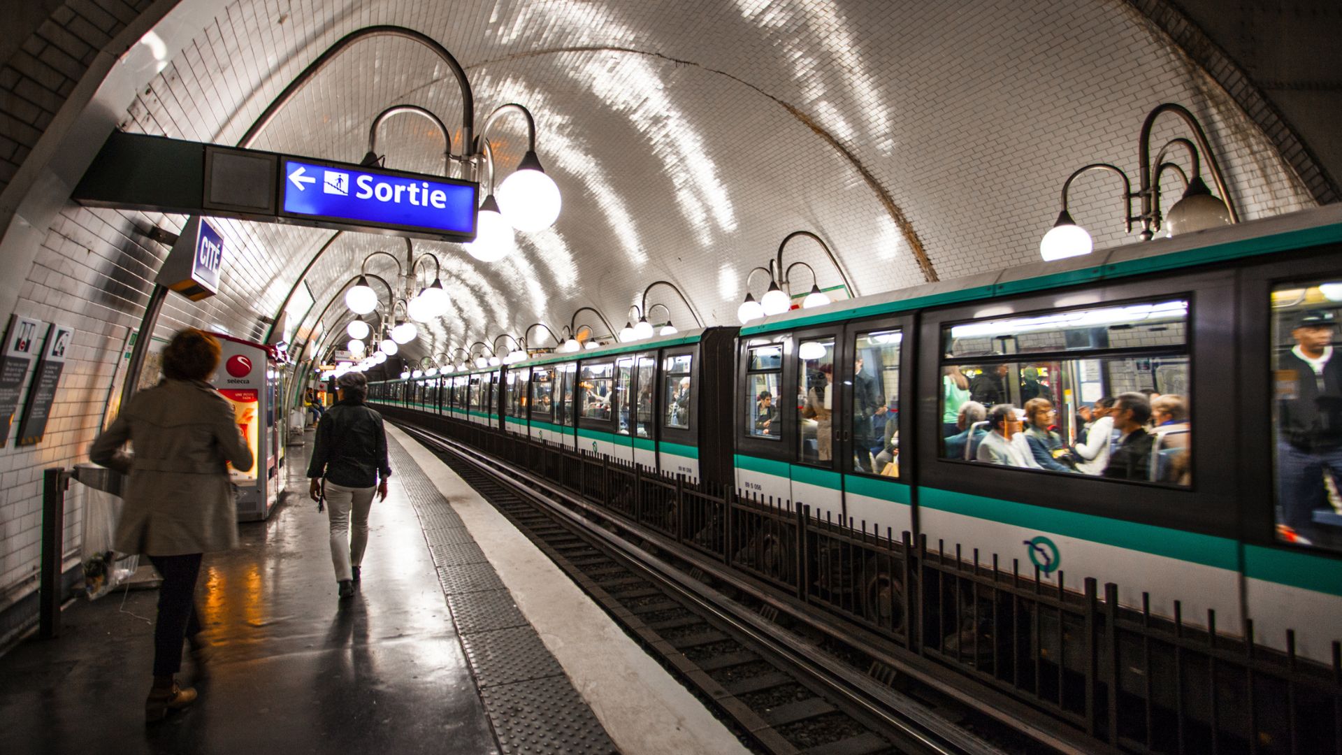 Metropolitana Parigi 5G