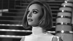 Raffaella Carrà: la storia del suo indimenticabile caschetto biondo