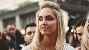 La gonna lunga è il must have dell’estate 2022: a dirlo è la Ferragni