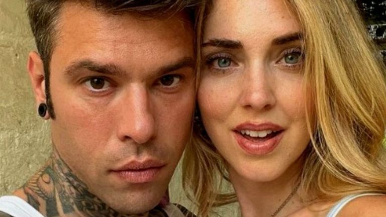 Fedez Chiara Ferragni polemica su twitter per lovemi