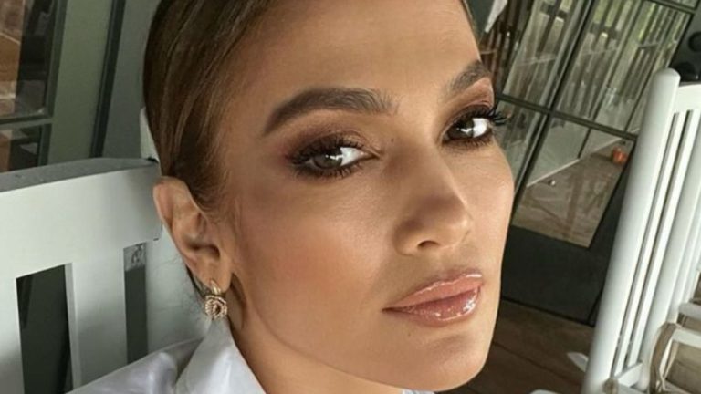 Jennifer Lopez Capri