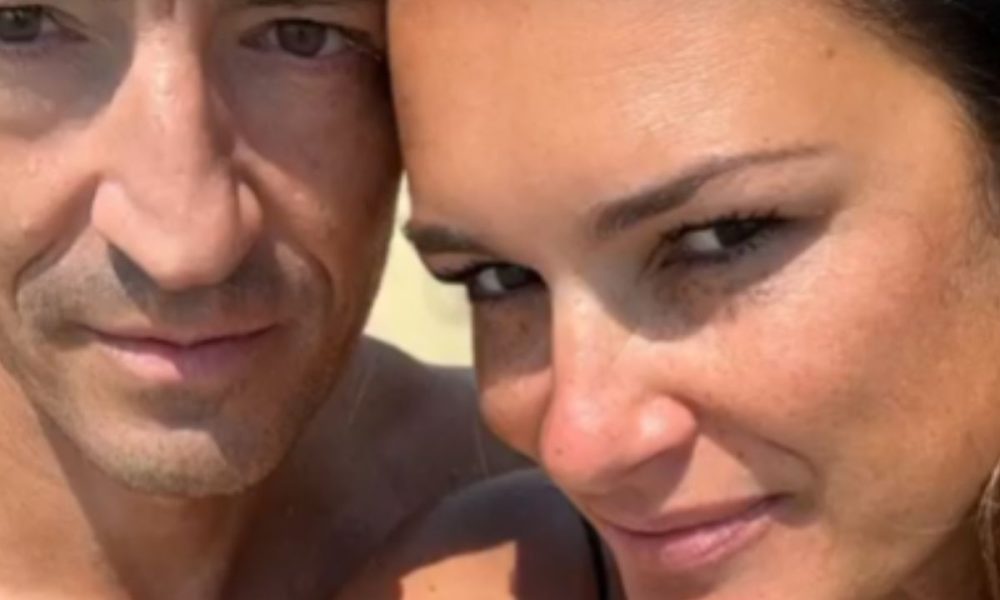 Luna di miele continua per Alena Seredova e Alessandro Nasi: la coppia si gode l’estate d’amore