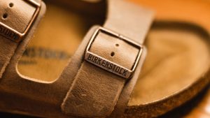 Le Birkenstock sono scarpe brutte? Sì, e ne vanno fiere