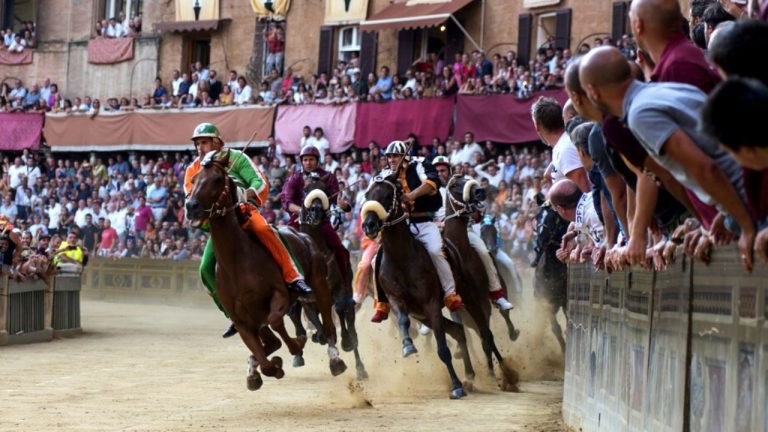 Chi è Tittia Giovanni Atzeni fantino Palio di Siena