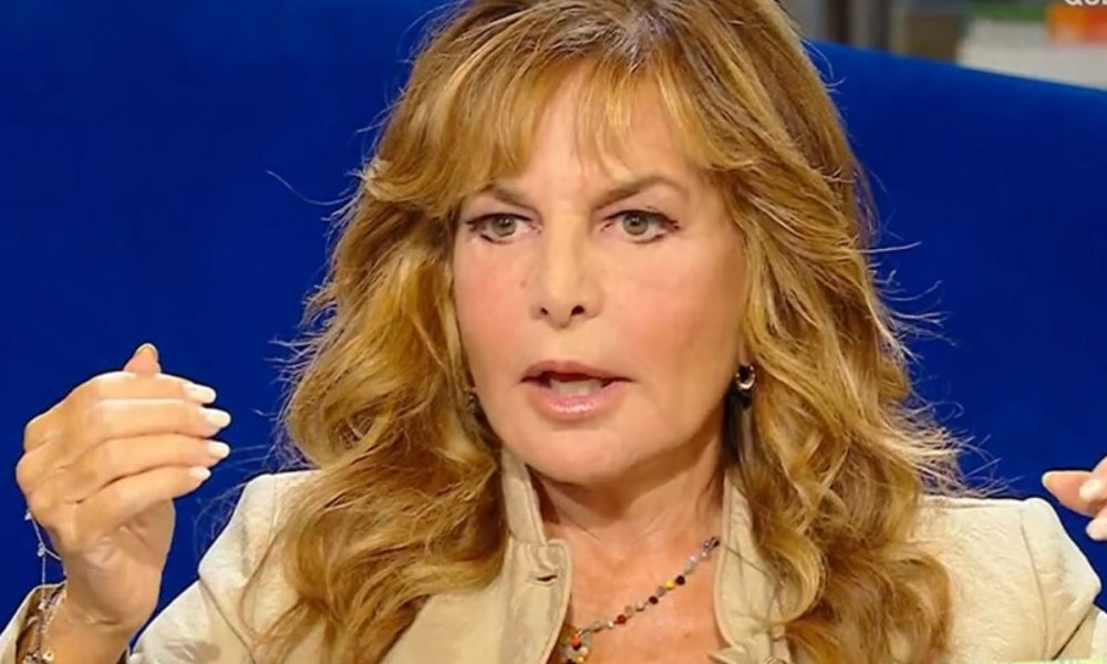 Giuliana De Sio, la confessione sulla madre: “Difficile stare vicino a una persona alcolizzata”