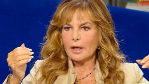 Giuliana De Sio, la confessione sulla madre: “Difficile stare vicino a una persona alcolizzata”
