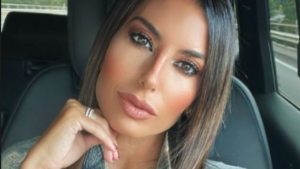 “Non hai mai lavorato”: Elisabetta Gregoraci presa di mira sul web