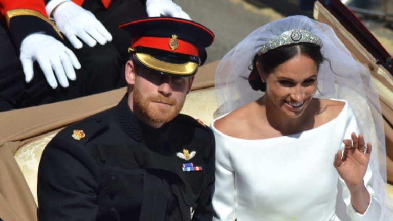 Harry e Meghan più ribelli che mai: nei piani un secondo matrimonioHarry e Meghan più ribelli che mai: nei piani un secondo matrimonio