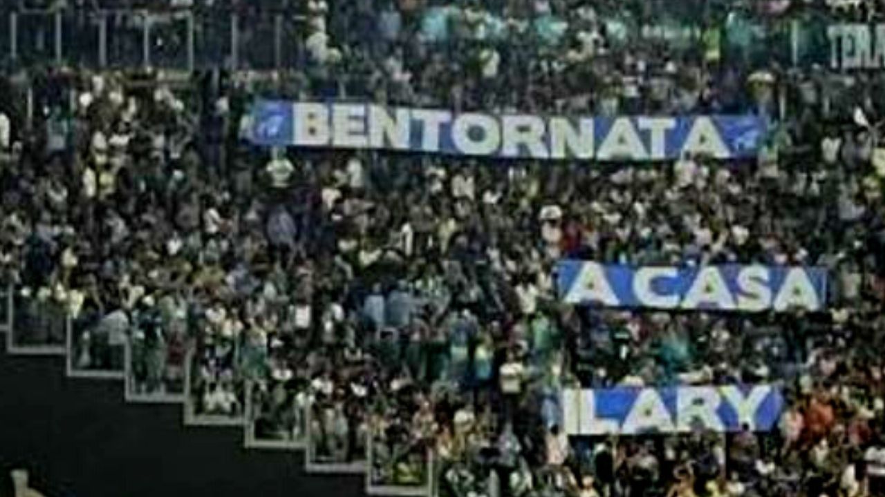 Ilary Blasi Lazio striscione