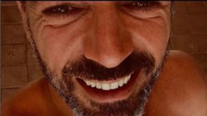 Luca Argentero dolce papà e marito: le foto su Instagram