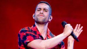 Mahmood: al suo concerto anche una scatenatissima Dua Lipa, la foto