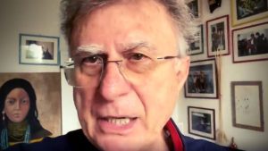 Red Ronnie si arrabbia perché non vuole far sapere che fa diesel, ma lo dice a tutti