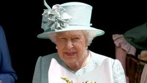 Preoccupazione per la regina Elisabetta: nuovi problemi di salute