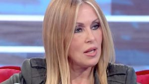 Roberta Bruzzone fuori da Ballando: al suo posto Alberto Matano