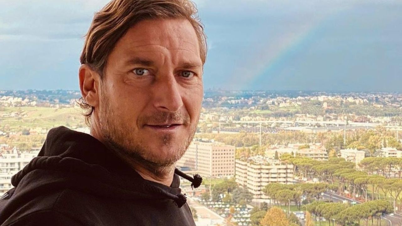 Totti beccato di nuovo a casa di Noemi Bocchi: la foto 41 totti noemi bocchi