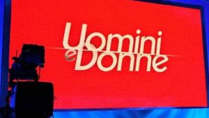 Uomini e Donne, gli autori prendono le distanze da Granata: “Inquadrato 1 minuto”