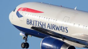 Il pilota dell’aereo annuncia la morte della Regina: la reazione dei passeggeri