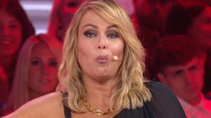 Sonia  Bruganelli: una nuova frecciatina a Paolo Bonolis al GF Vip