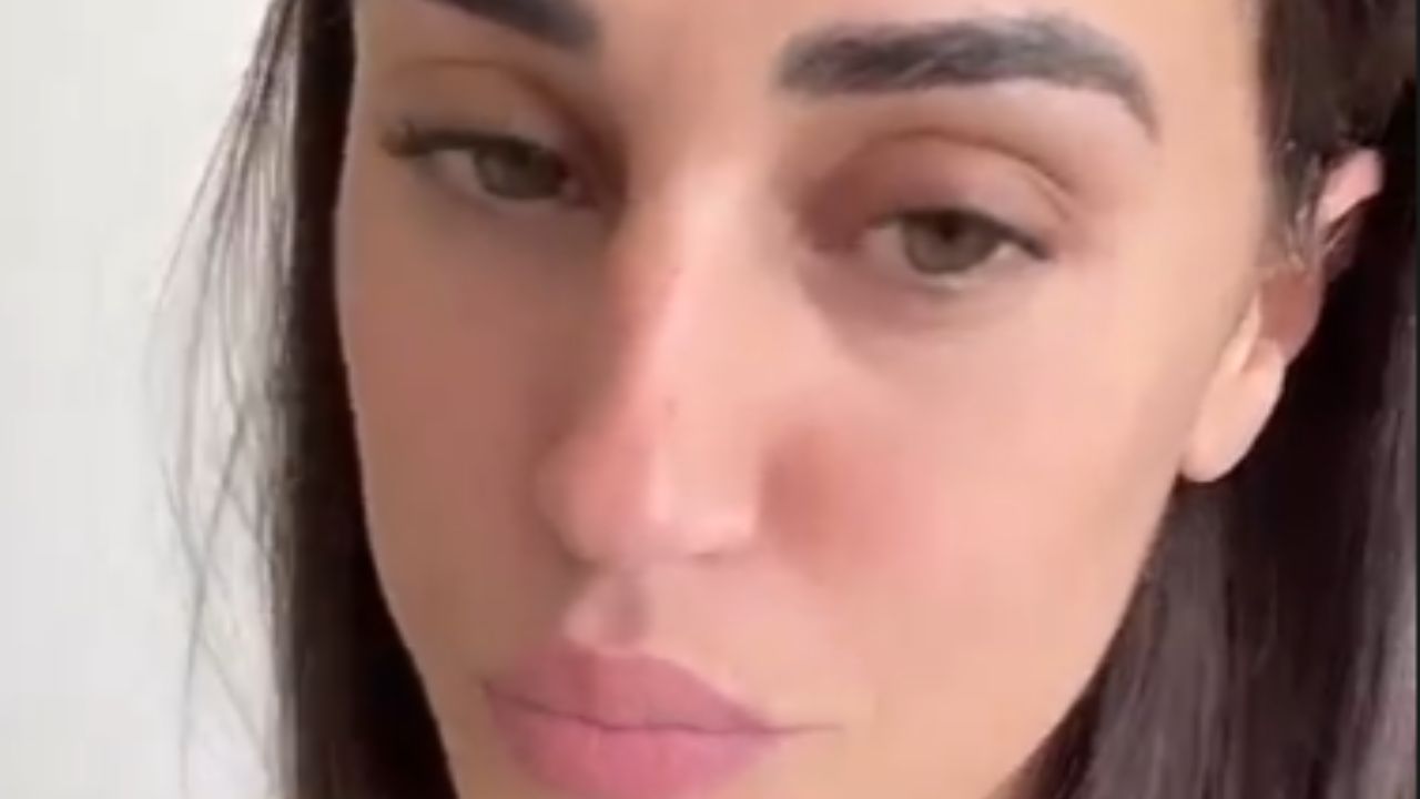 Cecilia Rodriguez non sta bene: "Seguo una dieta per guarire" 41 cecilia rodriguez