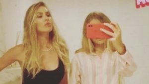 Chanel Totti pizzicata sulla casa di lusso: la figlia della Blasi replica