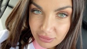 Perché Elettra non parla alla sorella Ginevra: il vero motivo