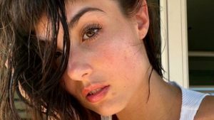 Giorgia Soleri: 7 ore di seduta per il nuovo tatuaggio sulla schiena