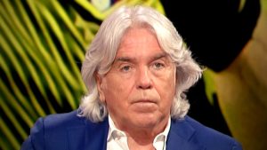 Ivan Zazzaroni, scivolone sessista in diretta: “Sei cresciuta tantissimo davanti”