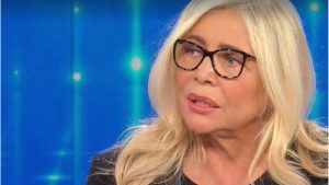 Mara Venier, il racconto sulla violenza di un ex: “Ha tentato di uccidermi”