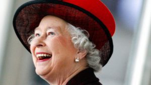 La nuvola a forma di Regina Elisabetta: la foto diventa virale