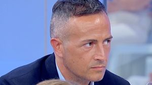 Maria De Filippi sgrida Riccardo su Ida: “Non ci arrivi mai!”