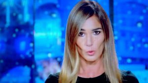 Troppe gaffe: la più criticata ai funerali di Elisabetta II è la Toffanin
